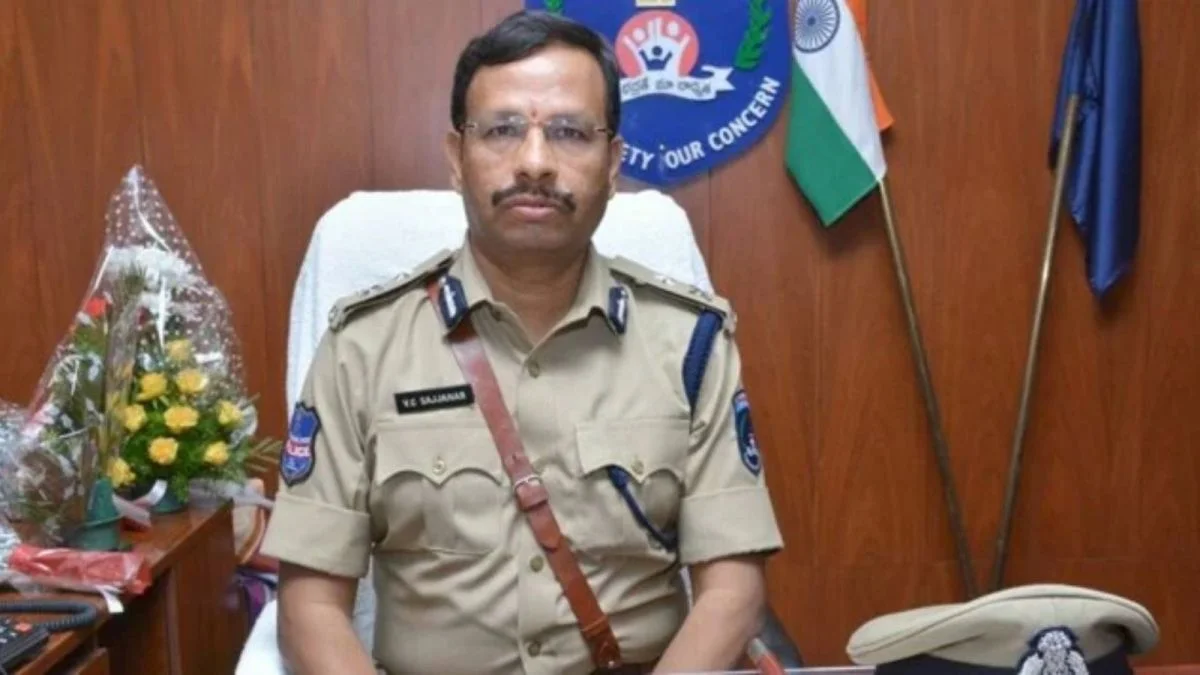 బాధితులతో అమర్యాదగా ప్రవర్తిస్తే కఠిన చర్యలు..  సీపీ సజ్జనార్ సీరియస్ వార్నింగ్