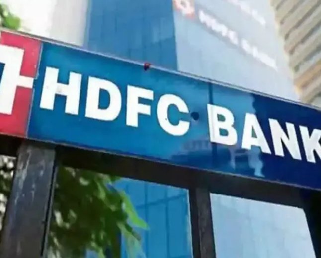 HDFC Bank: హెచ్‌డీఎఫ్‌సీ బ్యాంక్ ఖాతాదారులకు షాక్.. వడ్డీ రేట్లు పెంచుతూ నిర్ణయం!