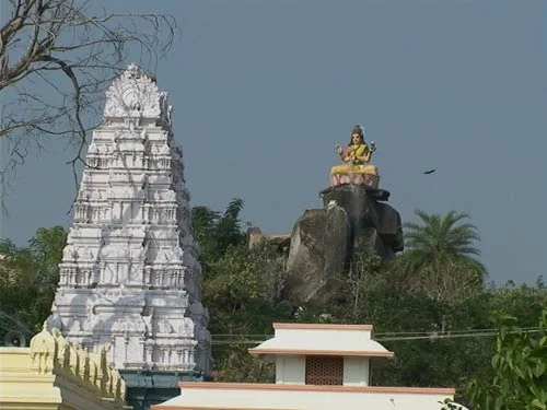 బాసర జ్ఞానసరస్వతి గర్భాలయం మూసివేత.. ఇక బాలాలయంలోనే అమ్మవారి దర్శనం