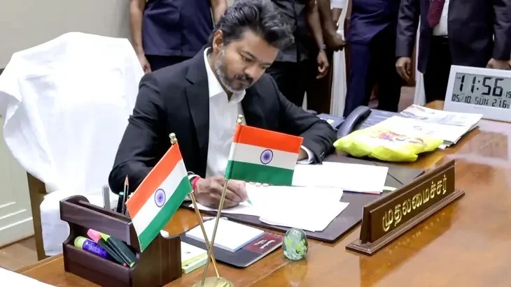 తమిళనాడు సీఎం విజయ్ నిర్ణయమే తెలుగు రాష్ట్రాలు అమలు చేయాలి: స్వామి శ్రీనివాసానంద సరస్వతి