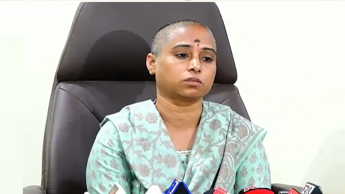 గుండుపై ట్రోలింగ్‌.. ఎమ్మెల్యే గళ్లా మాధవి ఆవేదన