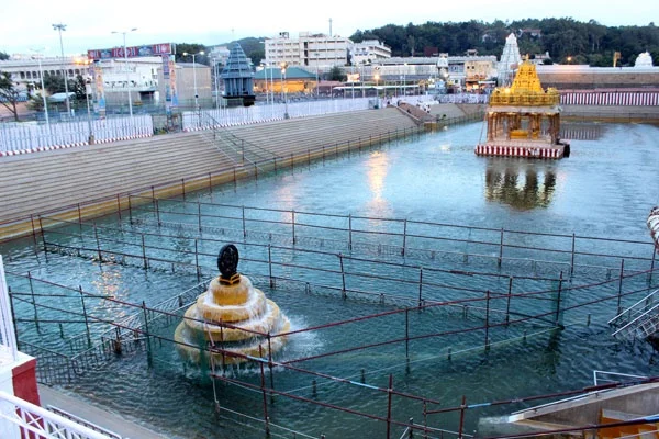 వైకుంఠం నుంచి భూమికి వచ్చిన పవిత్ర తీర్థం శ్రీవారి పుష్కరణి 