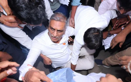 తెలంగాణ భవన్ వద్ద ఉద్రిక్తత.. లాఠీచార్జ్‌లో కిందపడిన హరీష్ రావు, బీఆర్ఎస్ నేతల అరెస్ట్