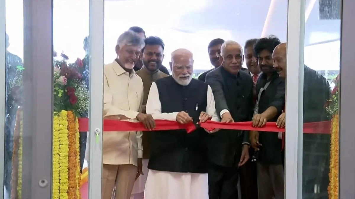 భోగాపురం అంతర్జాతీయ విమానాశ్రయాన్ని ప్రారంభించిన ప్రధాని మోదీ.. ఉత్తరాంధ్రకు 'లాంచ్‌ప్యాడ్'గా అభివర్ణన